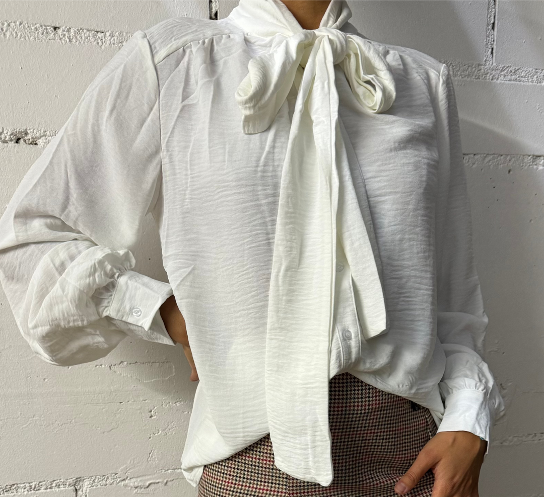 Bluse „Paris“ mit Schleife