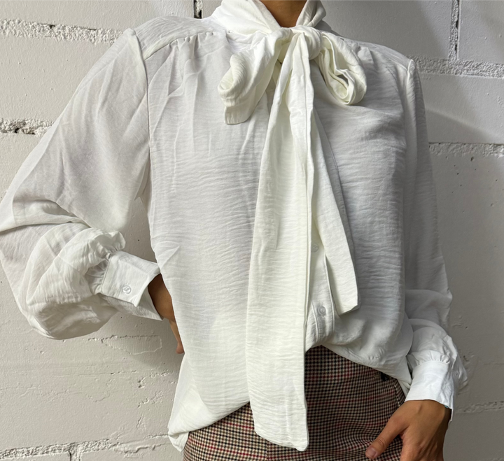 Bluse „Paris“ mit Schleife
