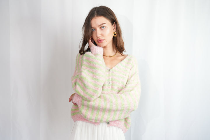 Cardigan mit Streifen in vielen Farben