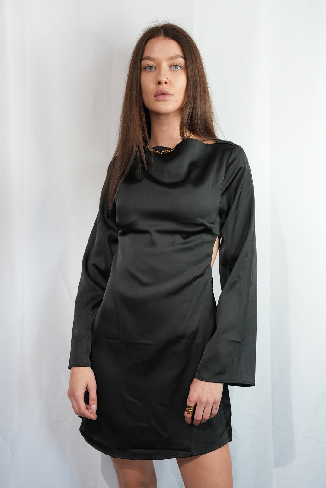 Satin Kleid mit offenem Rücken