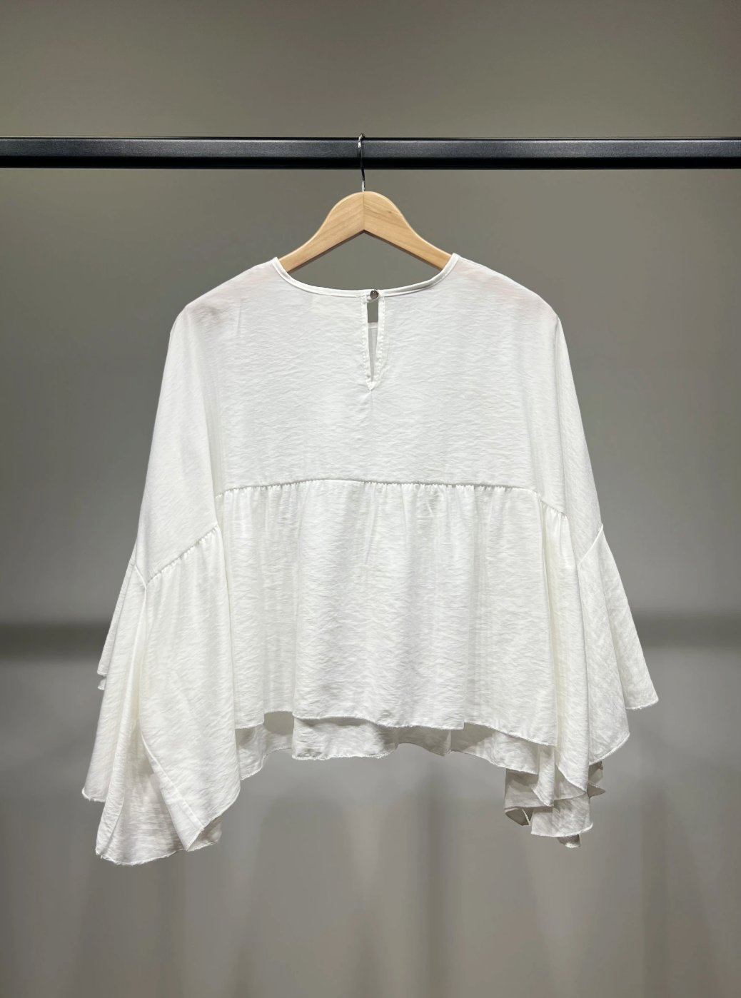 Shirt "Flowy" in weiß